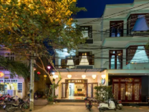 華秋民宿 鄰近燈籠街的酒店