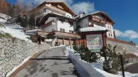 Garnì Astor Hotels in Livinallongo del Col di Lana