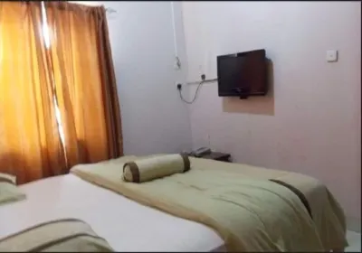 Gade Place Hotel Hotels in Ozuaha