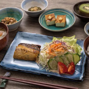 Share Creative&Bed Adonoan