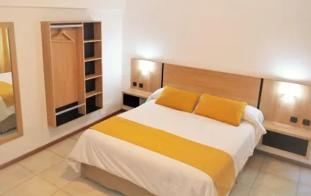 Premium Mendoza Apart Hotel Отели рядом с достопримечательностью «Университет Насьональ де Куйо»