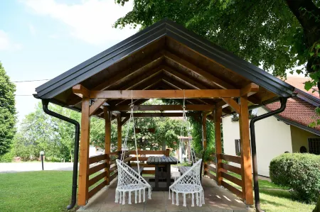 House Jelena Отели в г. Селиште Дрежничко