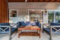 4BR ~Heated Pool+Jaccuzi+Sauna+PoolTable+Arcades+Karaoke Stage - near Domain