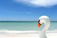 Charming 3-bedroom cottage in fantastic Destin Beach and Pool