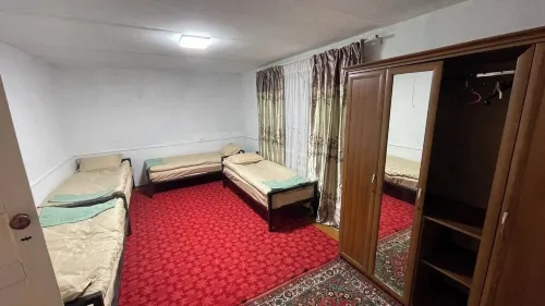Jakesh Hotel di Karakol