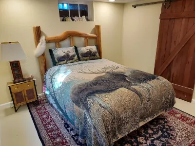 Swan Mntn View--Entire, Private Basement Suite, Close to GNP, Whitefish & Lake. Hotels near Glacier Park International Airport