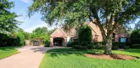 Spacious Upscale 5-bedroom house 1 ACRE Pet Friendly in Cypress