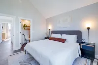 Modern Locktender Home and Functional Layout - Charming Retreat