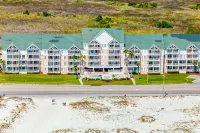 Beautiful oceanfront condo with pool, hot tub, beach access, balcony, & WiFi Các khách sạn ở Bãi biển Gulf Shores