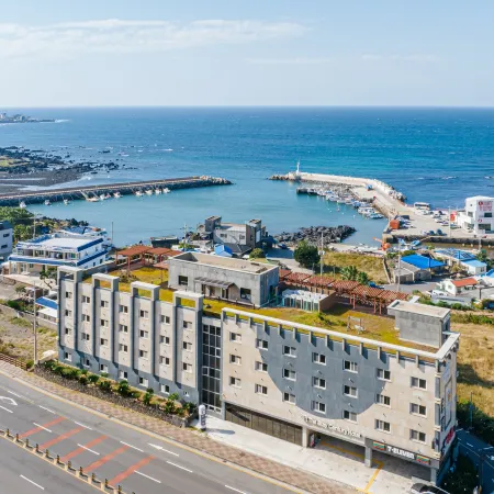 The Stay Century Hotel Отели рядом с достопримечательностью «Храм Пэкчеса»