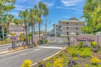 Indoor and Outdoor Pools with Golf Course Views - Charming Retreat Hotels in Carolina Forest
