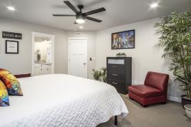 Beautiful 3 Bedroom Private home with easy access