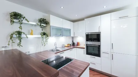 TEMPORA Homes - Apartments Neuwaldegg Отели рядом с достопримечательностью «AIT Austrian Institute of Technology GmbH»