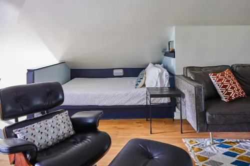 Beautiful Outdoor Spaces and Cozy Comfort - Stunning Stylish Loft Hotels in Homewood