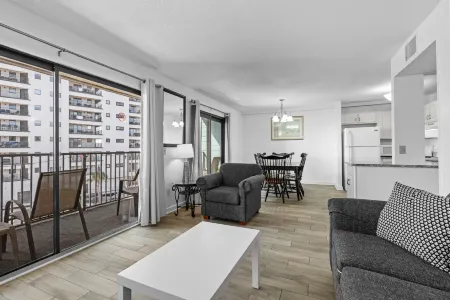 Charming Coastal Escape with Ocean View and Resort Amenities - Cozy Retreat