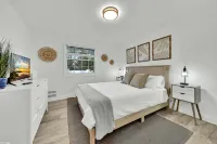 Huge Yard, Foosball, BBQ, and Cozy Vibes - Serene Spacious Haven