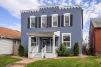 Private Backyard and Modern Comforts - Charming Historic Retreat Hotels in Saint Charles