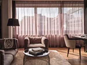 Roomers Frankfurt, Autograph Collection