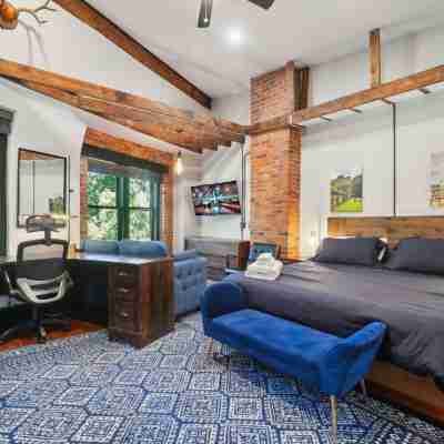 Luxury 8Br/7BA DC Mansion – Reunions, Retreats Rooms