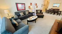 Sparkling Pool and Stylish Kitchen - Serene Spacious Retreat Hotels in Loughman