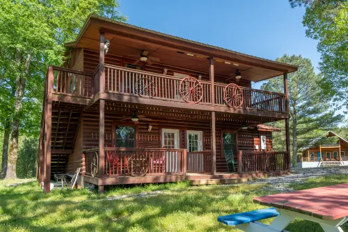 Breathtaking River Views and Cozy Fire Pit - Charming Retreat Hotels in Pike County