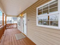 Comfort Awaits at Cozy Get Away - Dog Friendly - 3BD / 2BA + Living Spaces Hotels in Akron