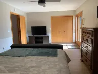 Clean, spacious, tastefully decorated 3 bedroom 2 bathroom Luxury Penthouse Apt Hotels in Escanaba