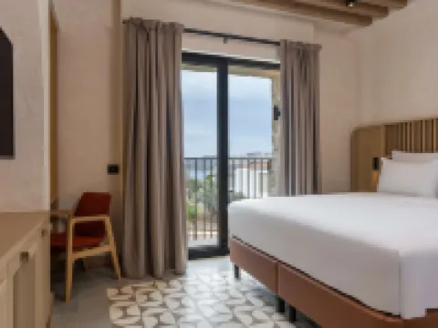 โรงแรมราดิสันบลู กาส โรงแรมในคาช