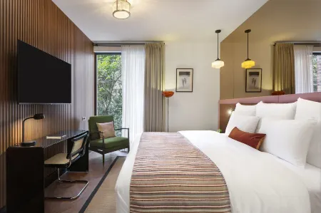 Artizan - Design Hotel Отели рядом с достопримечательностью «Памятник  Церетели и Чавчавадзе»