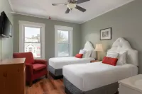 Thayers Inn Hotels in Whitefield