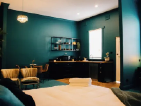 Rooms of Renown Hotels in Leeton