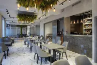 Hotel Dynasty Hotels in Zovuni