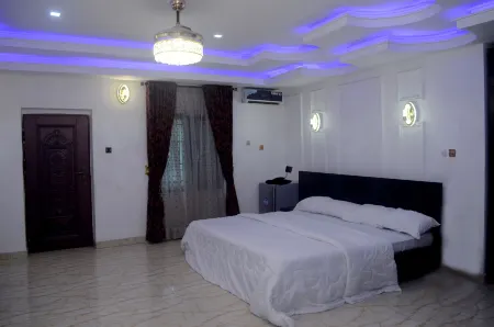 Mexiloyd Luxury Rooms & Suites