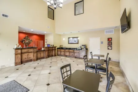 Americas Best Value Inn and Suites Tomball