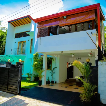 Nelinsa Kandy