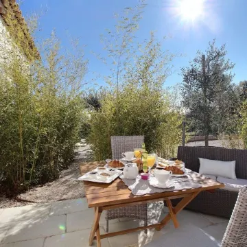 La Villa Aux Oliviers Отели в г. Флейоск