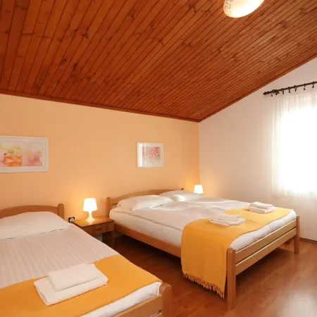 Apartments Creska 629