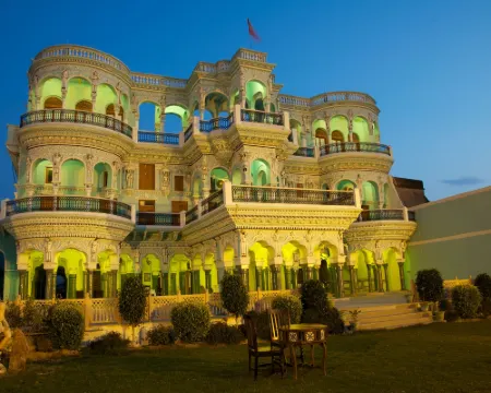 Malji Ka Kamra Hotels in Churu