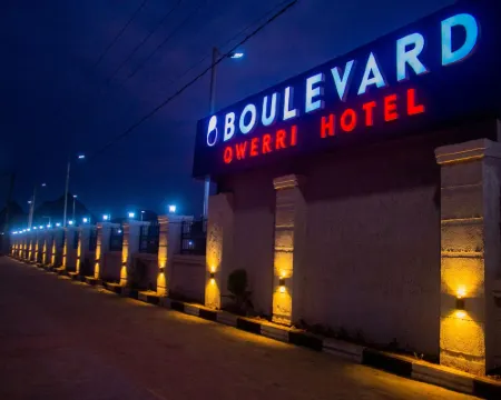 โรงแรมบูเลอวาร์ดโอแวร์ริ โรงแรมในโอเวร์รี