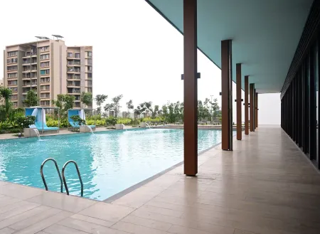 Club Charholi Отели рядом с достопримечательностью «Технологический институт Арми»