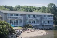 Smuggler's Cove Inn