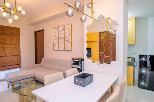 Elegant and Comfy 3Br Transpark Cibubur Apartment - parking