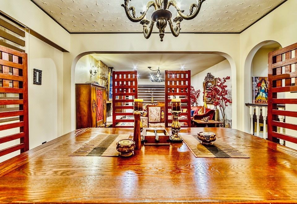 Neocolonial Nouveau Kensington Vacation Home 이미지