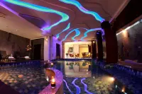 แกรนด์ซายบูทีคโฮเทล