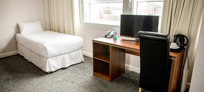 OX Hotel Manchester サルフォードのホテル