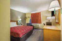 Econo Lodge Lansing - Leavenworth Hotels in Lansing