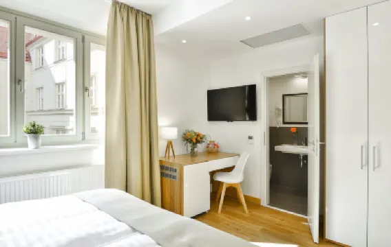 هوتل جاردن كورت Hotels near البيت الراقص "غينغير وفريد"