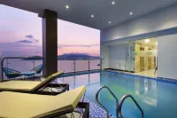 Crown Hotel Nha Trang - Beach
