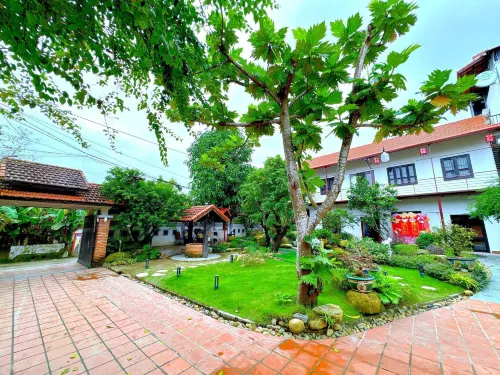 Golden Star Villa Hue Hotels in Thuy Bieu
