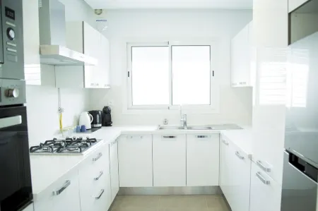 Bright Apt w Breakfast 5mn from Carthage Sidibou